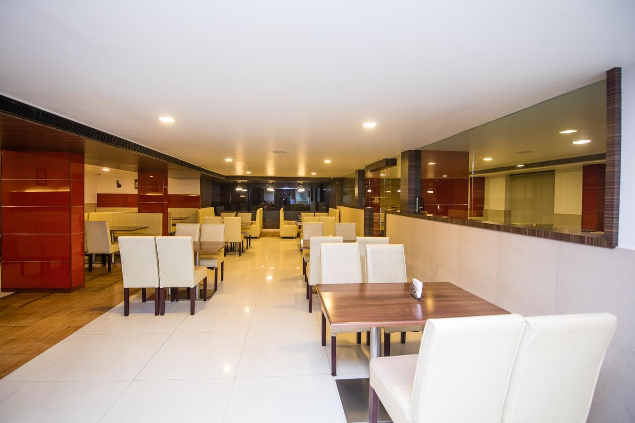 Hotel Kapilavasthu Палакад Екстериор снимка