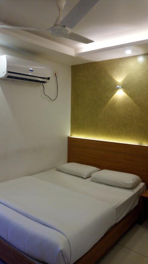 Hotel Kapilavasthu Палакад Екстериор снимка